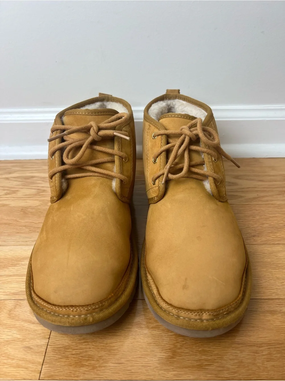 UGG Men’s Neumel Waterproof Chukka Boots in Chestnut Tan Size 11